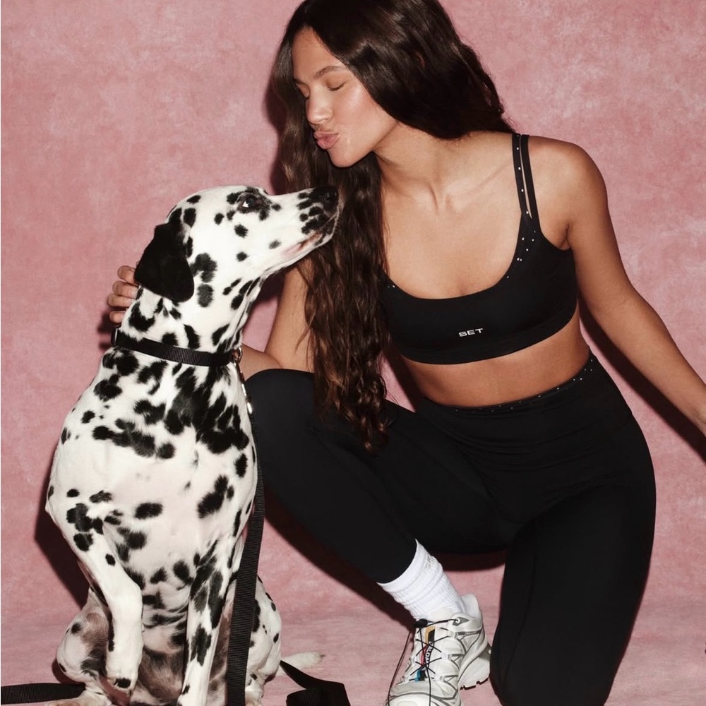 SET Active Dalmatian Polka Dot Air Luxe Set